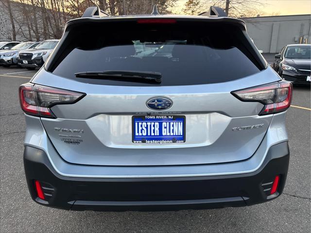Photo of 2022 Ice Silver Metallic Subaru Outback