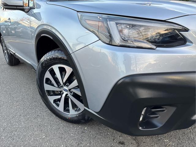 Photo of 2022 Ice Silver Metallic Subaru Outback