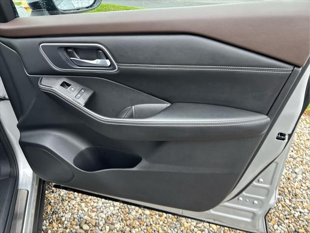 Photo of 2021 Brilliant Silver Metallic Nissan Rogue