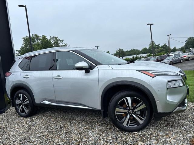 Photo of 2021 Brilliant Silver Metallic Nissan Rogue