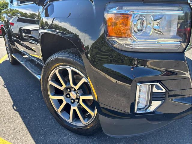 Photo of 2021 Onyx Black GMC Canyon