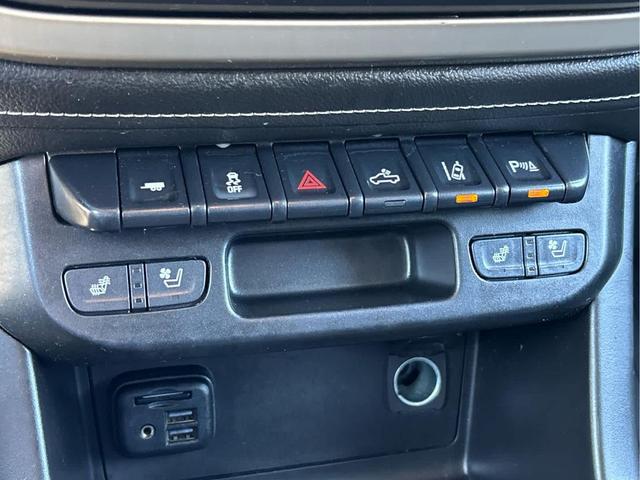 Photo of 2021 Onyx Black GMC Canyon