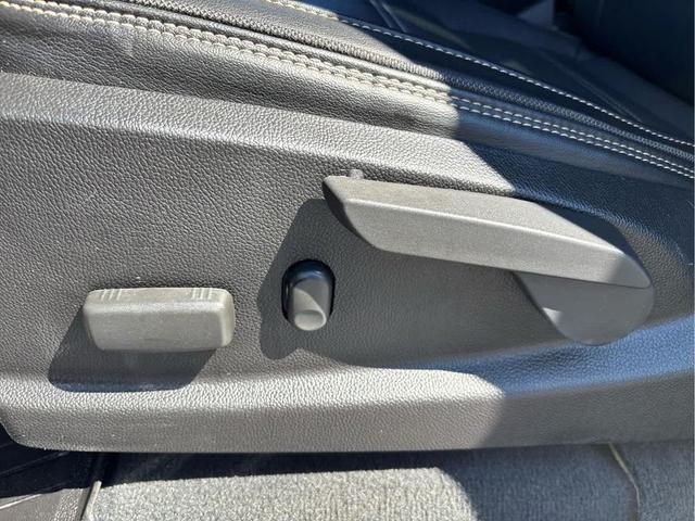 Photo of 2021 Onyx Black GMC Canyon