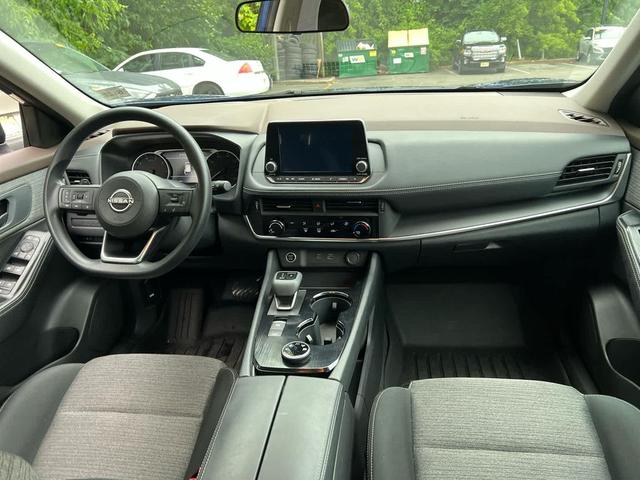 Photo of 2022 Caspian Blue Metallic Nissan Rogue
