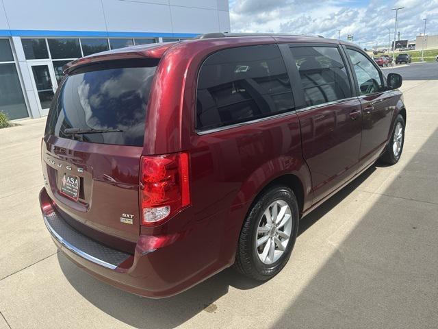 Photo of 2019 Octane Red Pearlcoat Dodge Grand Caravan