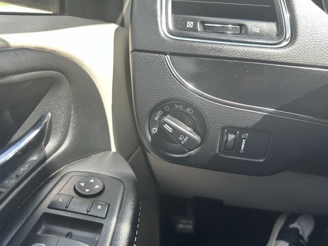 Photo of 2019 Octane Red Pearlcoat Dodge Grand Caravan