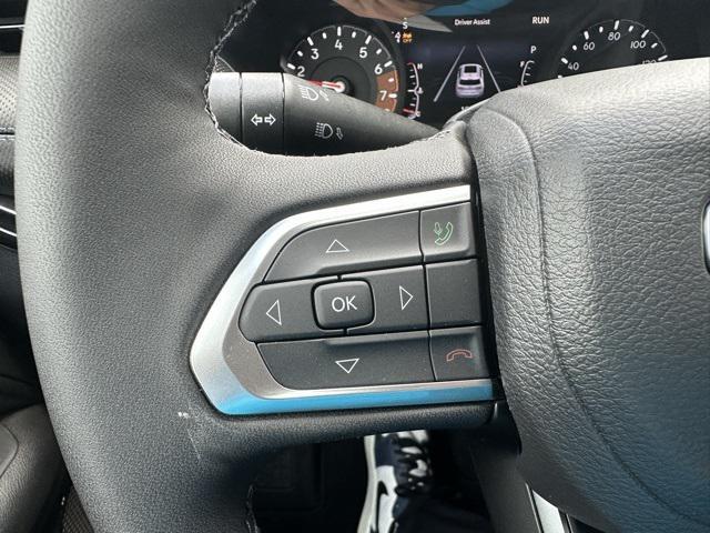 Photo of 2025 Red Hot Pearlcoat Jeep Compass
