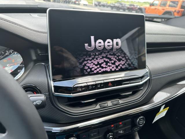 Photo of 2025 Red Hot Pearlcoat Jeep Compass