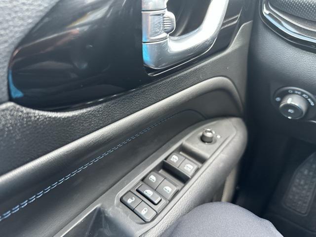 Photo of 2025 Red Hot Pearlcoat Jeep Compass