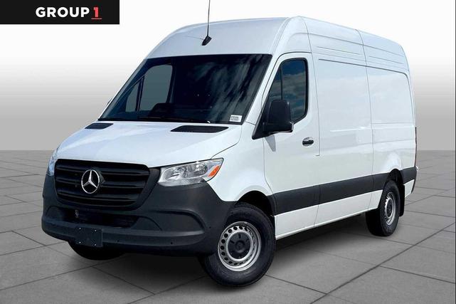 Photo of 2025 Arctic White Mercedes-Benz Sprinter 2500