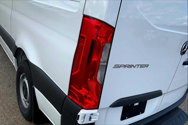 Photo of 2025 Arctic White Mercedes-Benz Sprinter 2500