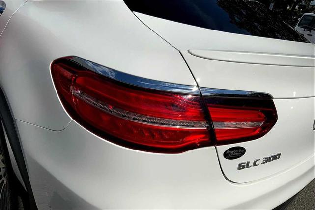 Photo of 2019 Polar White Mercedes-Benz GLC 300