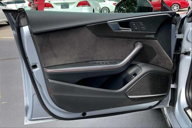 Photo of 2019 Florett Silver Metallic Audi RS 5
