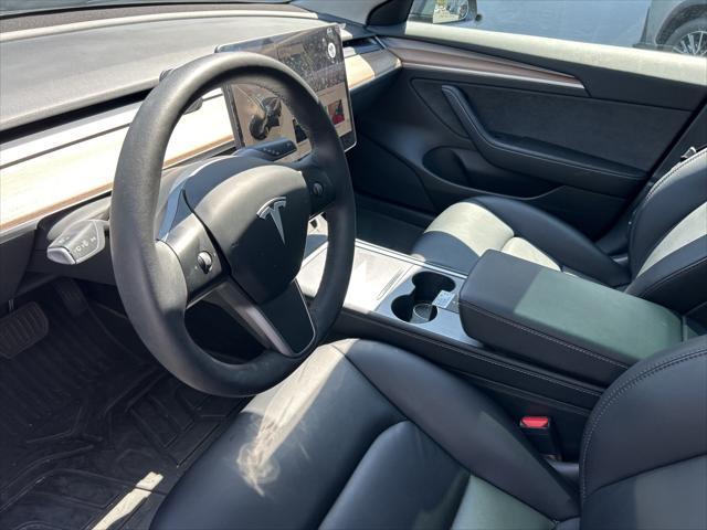 Photo of 2022 Midnight Silver Metallic Tesla Model 3