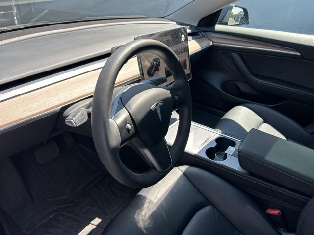 Photo of 2022 Midnight Silver Metallic Tesla Model 3