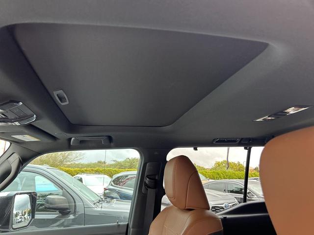 Photo of 2024 Pear Lexus GX 550