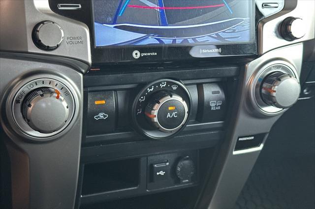 Photo of 2022 White Toyota 4Runner