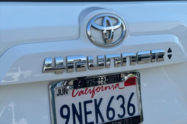 Photo of 2022 White Toyota 4Runner