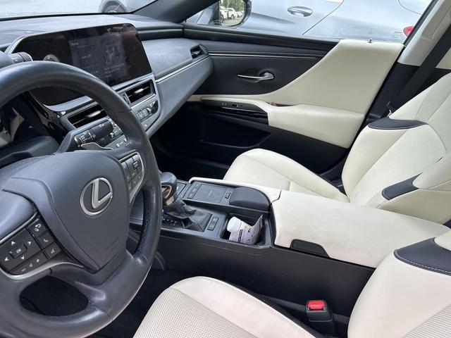 Photo of 2022 Iridium Lexus ES 300h