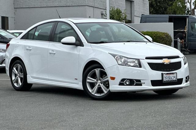 Photo of 2014 Summit White Chevrolet Cruze