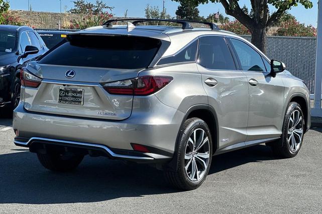 Photo of 2022 Atomic Silver Lexus RX 450h