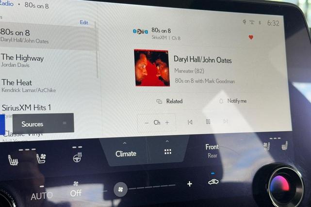 Photo of 2023 Iridium Lexus RX 350