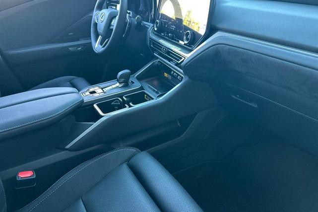Photo of 2025 Pearl Lexus TX 350