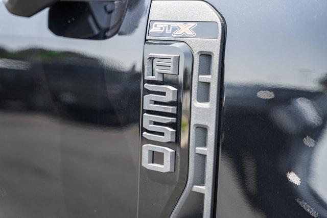 Photo of 2025 Agate Black Metallic Ford F-250