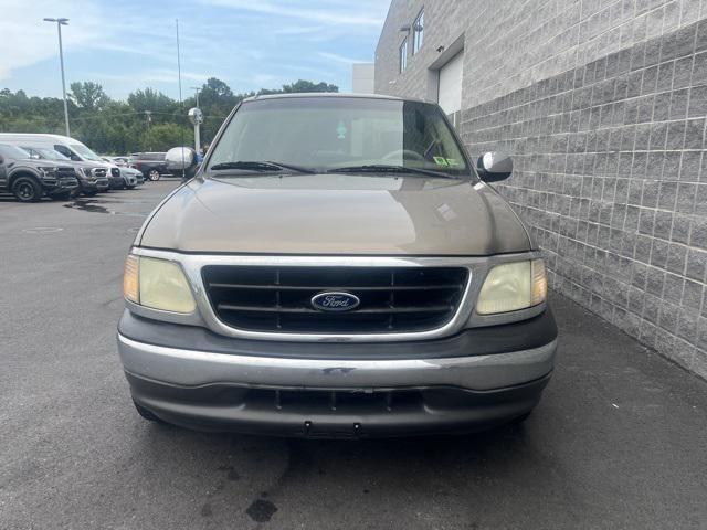 Photo of 2002 Arizona Beige Clearcoat Metallic Ford F-150