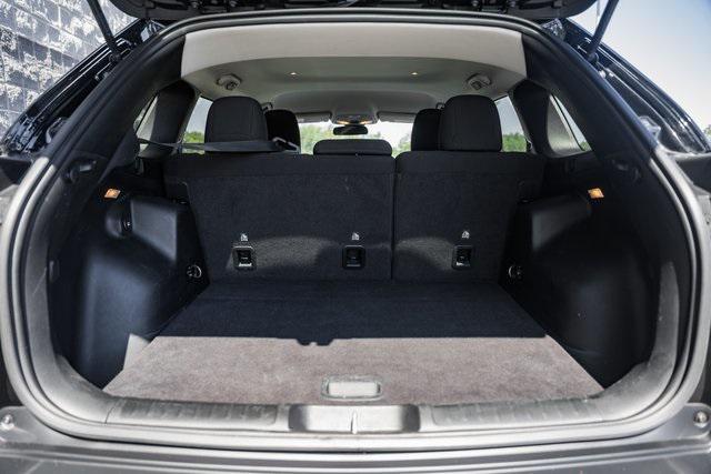 Photo of 2020 Diamond Black Crystal Pearlcoat Jeep Cherokee