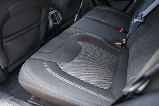 Photo of 2020 Diamond Black Crystal Pearlcoat Jeep Cherokee