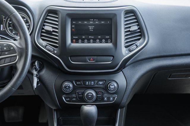 Photo of 2020 Diamond Black Crystal Pearlcoat Jeep Cherokee