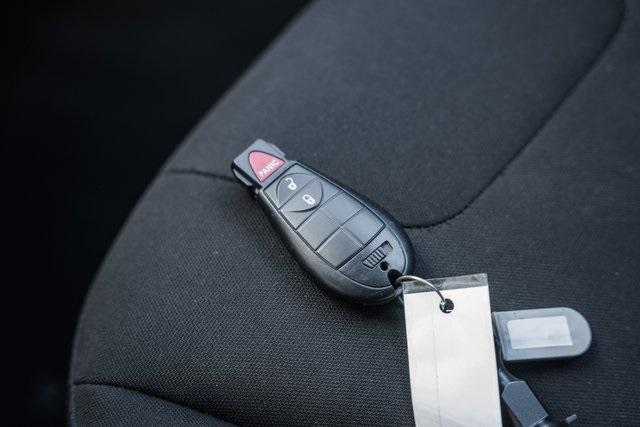 Photo of 2020 Diamond Black Crystal Pearlcoat Jeep Cherokee