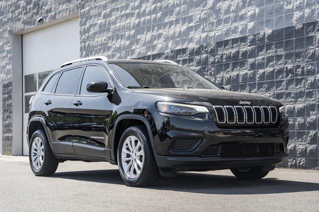 Photo of 2020 Diamond Black Crystal Pearlcoat Jeep Cherokee