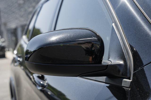 Photo of 2020 Diamond Black Crystal Pearlcoat Jeep Cherokee