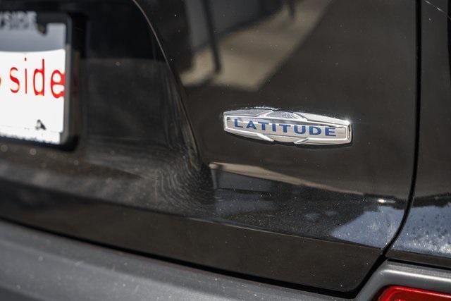Photo of 2020 Diamond Black Crystal Pearlcoat Jeep Cherokee