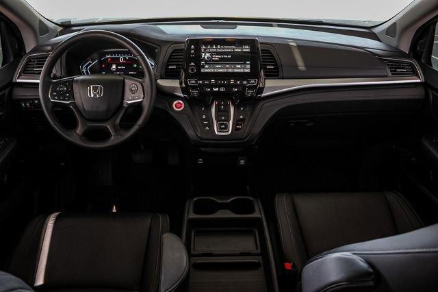Photo of 2023 Crystal Black Pearl Honda Odyssey