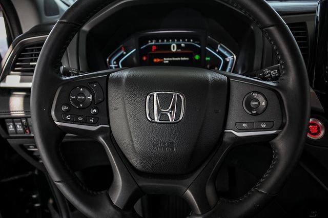 Photo of 2023 Crystal Black Pearl Honda Odyssey