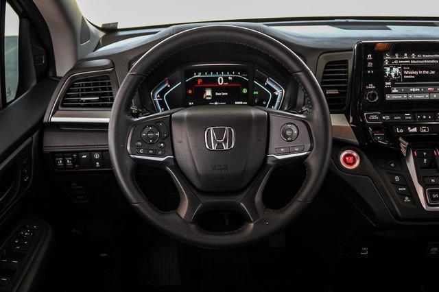Photo of 2023 Crystal Black Pearl Honda Odyssey
