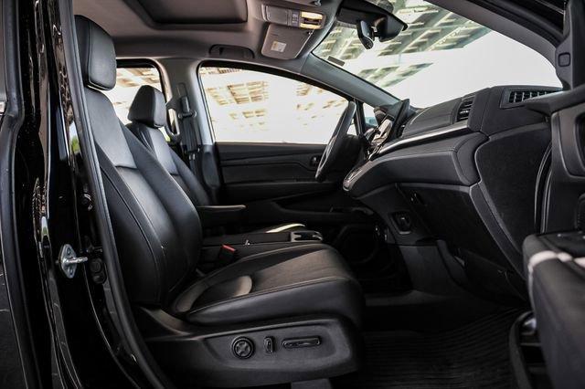 Photo of 2023 Crystal Black Pearl Honda Odyssey