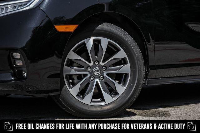 Photo of 2023 Crystal Black Pearl Honda Odyssey