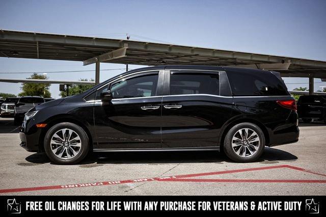 Photo of 2023 Crystal Black Pearl Honda Odyssey