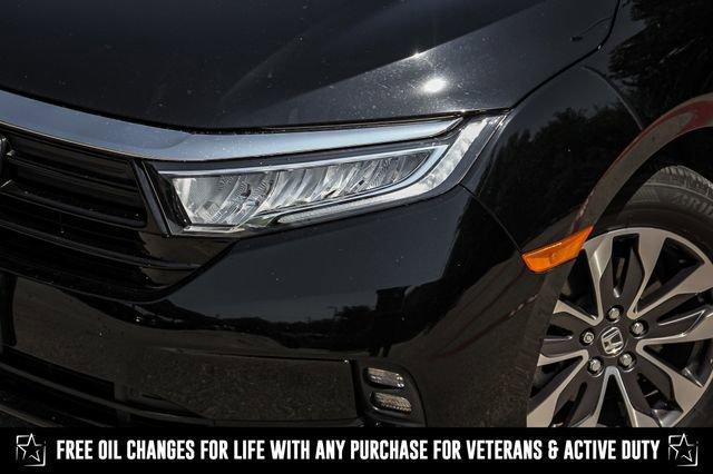 Photo of 2023 Crystal Black Pearl Honda Odyssey