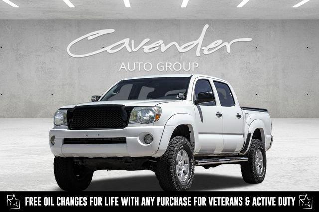 Photo of 2009 White Toyota Tacoma