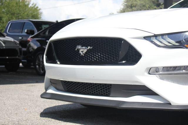 Photo of 2022 Oxford White Ford Mustang