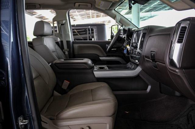 Photo of 2016 Deep Ocean Blue Metallic Chevrolet Silverado 2500
