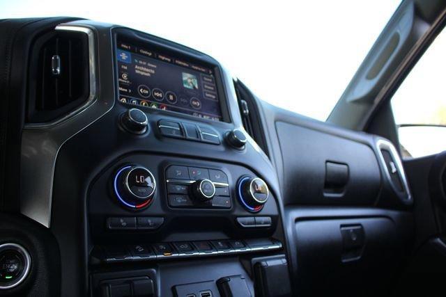 Photo of 2021 Black Chevrolet Silverado 1500