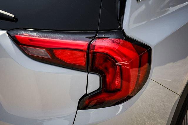 Photo of 2018 Summit White GMC Terrain