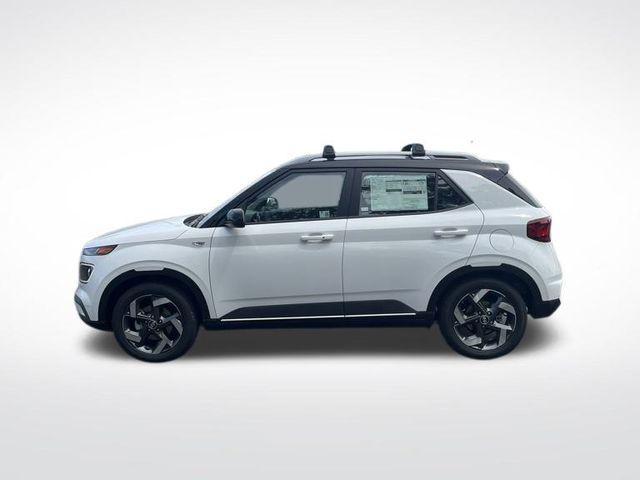 Photo of 2025 Lunar White w/Black Roof Hyundai VENUE