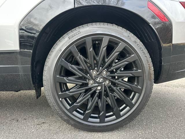 Photo of 2024 Shimmering Silver Hyundai SANTA FE